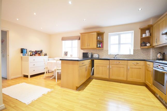 2 Bedroom Flats to Buy in Stratford-upon-Avon - Primelocation