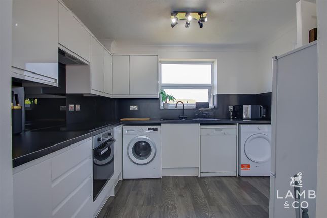 79, Selsey Avenue, Clacton-On-Sea photo 4
