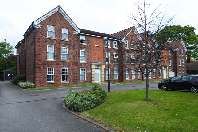 Thumbnail Flat to rent in Dunsley House, Hessle High Road