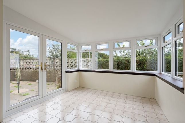 18 Hardy Gardens, Bathgate, West Lothian photo 4