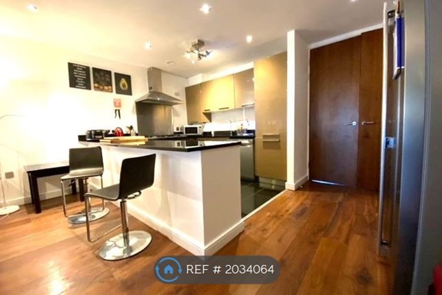 Flat to rent in Blenheim Court, London