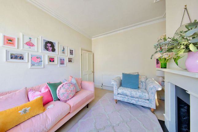 Flat for sale in Marcus Street, Wandsworth