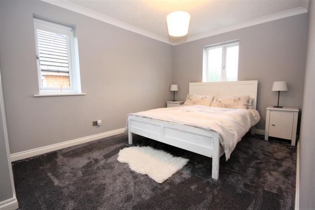 6 Epsom Court, Timor Close, Whiteley photo 4
