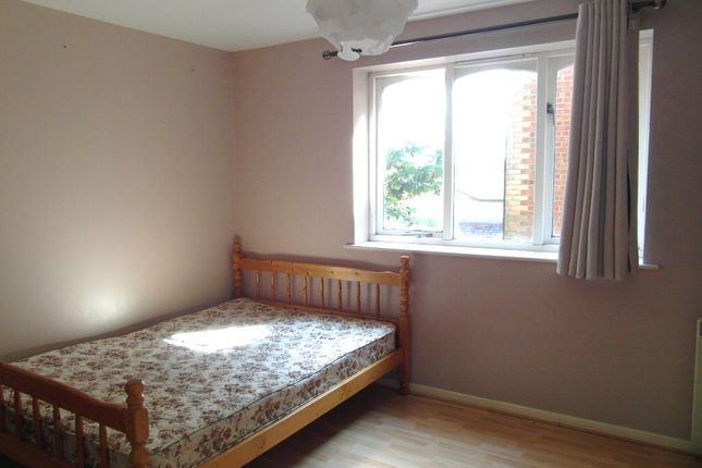 Flat for sale in Burket Close, Southall