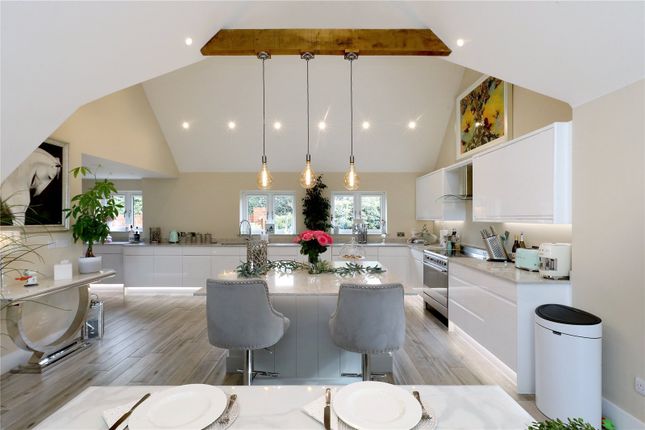 Dropshort Cottage,, Ledgemore Lane, Hemel Hempstead photo 4