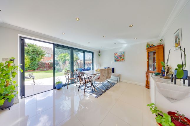 10, Vancouver Close, Orpington photo 4