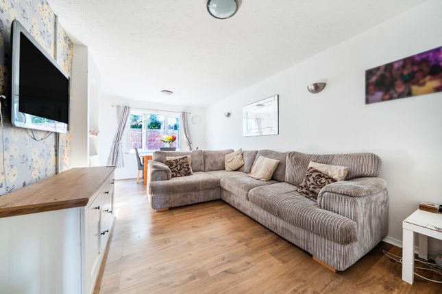 23, Unicorn Walk, Greenhithe photo 2
