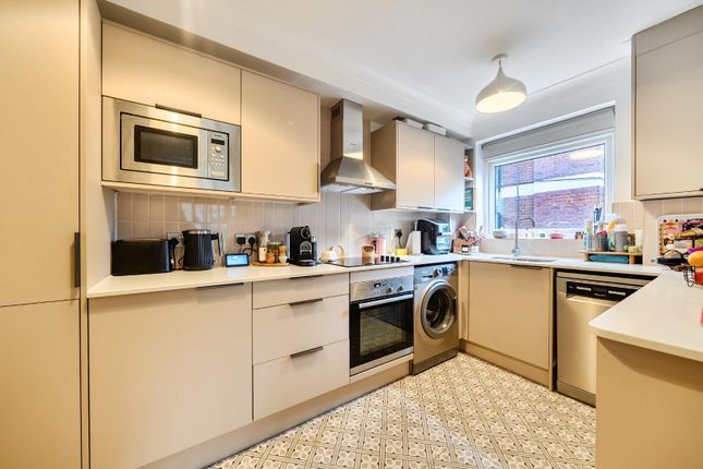 Flat 3, 26, Windermere Court, Oaklands Road, Bromley photo 4