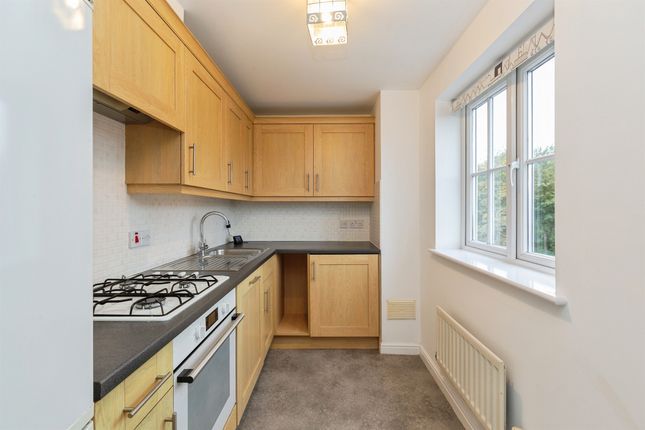 10, Warbler Close, Aylesbury photo 4