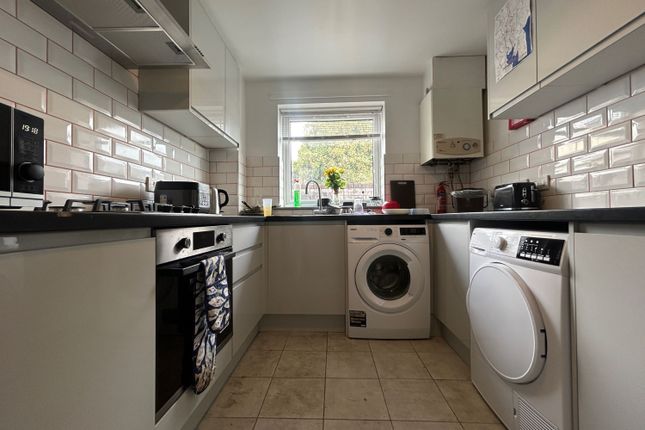 6-bed terraced on 3, Brydges Place, Cardiff, £3,480/mo