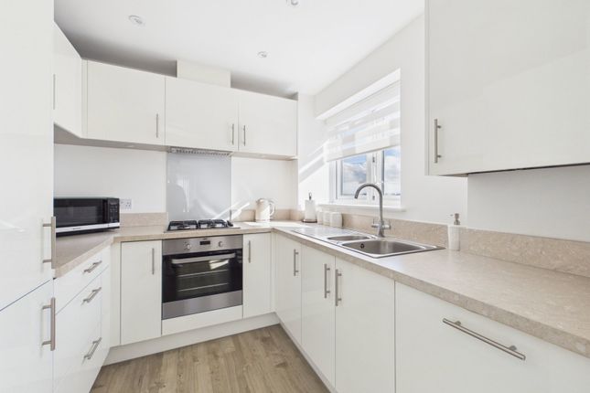 Flat 4,Webster House, 13 Greystone Square, Wouldham photo 4