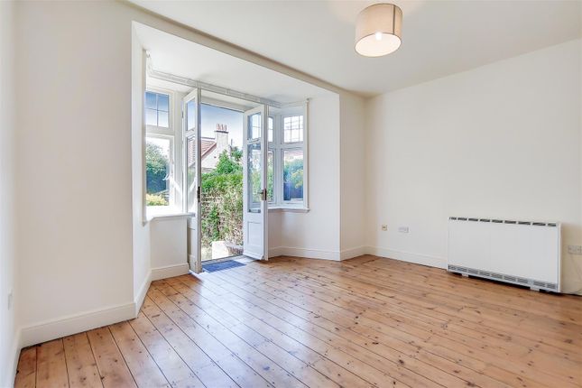 Flat to rent in Medici Court, Hillfield Avenue, Crouch End