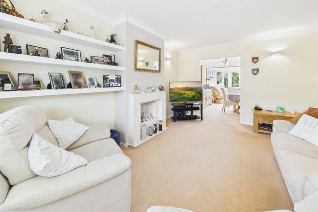 48, Wolsey Drive, Walton-On-Thames photo 3