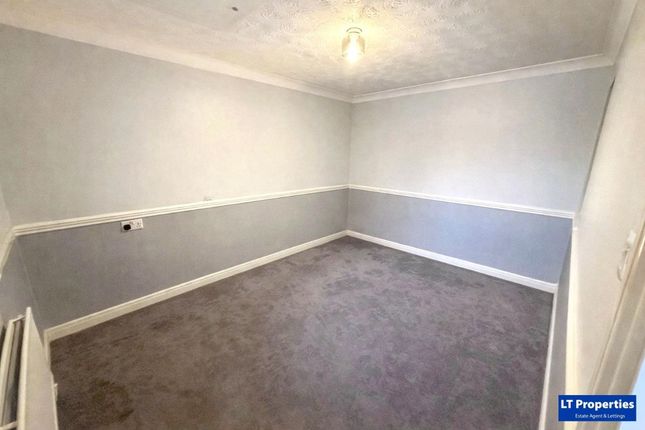 35 Ennismore Green, Luton photo 3
