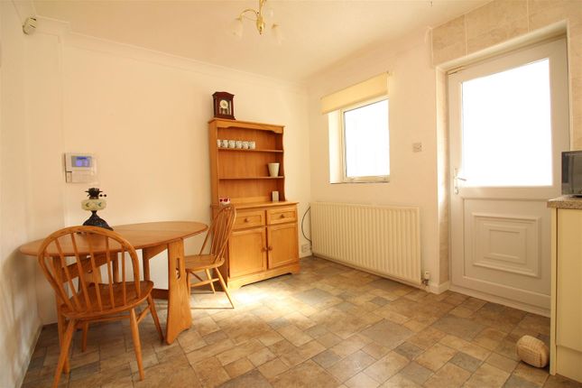 2, Oakdale Meadow, Leeds photo 3