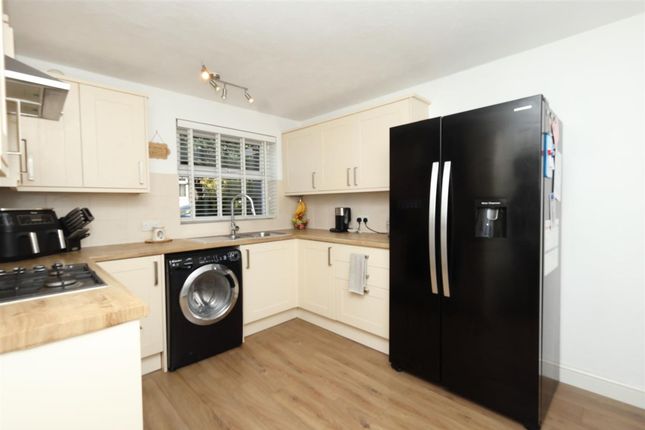 3 Gainsborough Crescent, Eastbourne photo 4