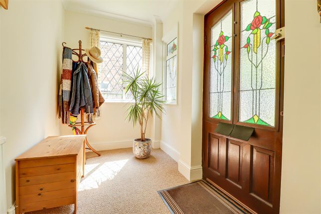 43, Woodside, Leigh-on-Sea photo 4