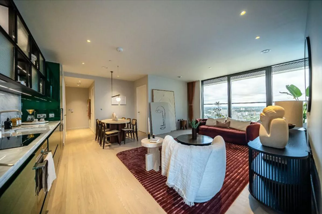 Flat for sale in The Wardian - 12th Floor, Canary Wharf, London