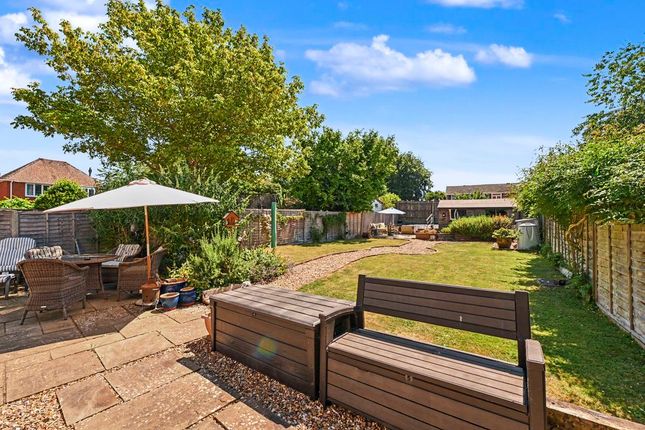 7, Meadow Close, Tring photo 4