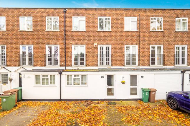 Terraced house to rent in Devonshire Road, Sutton