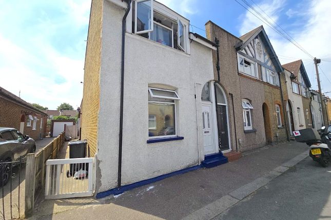 40, Swanfield Road, Waltham Cross photo 2