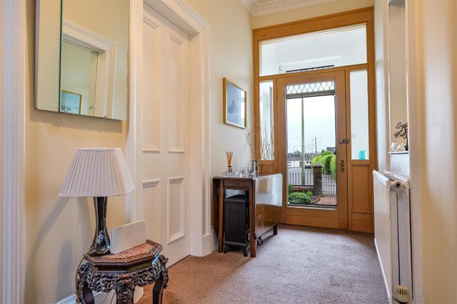 10, Kirk Street, Carluke photo 3