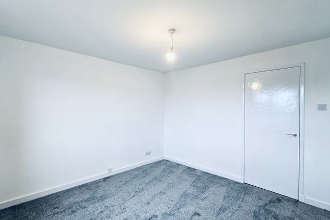 6, Tron Court, Alloa photo 4