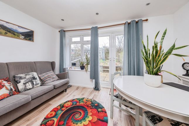 70, Hexham Gardens, Milton Keynes photo 5