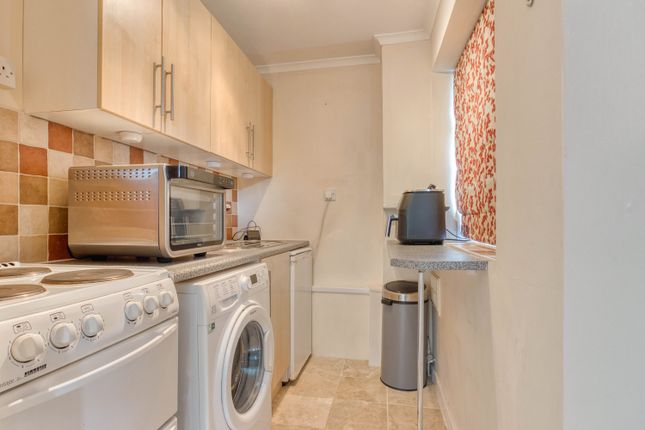 62a, Deane Drive, Taunton photo 4