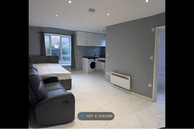 Hindhead Close, Uxbridge photo 2