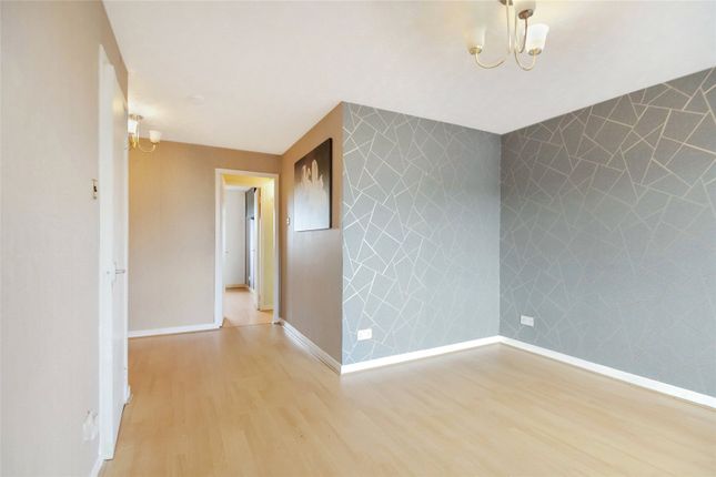 43, Loganswell Gardens, Glasgow photo 3
