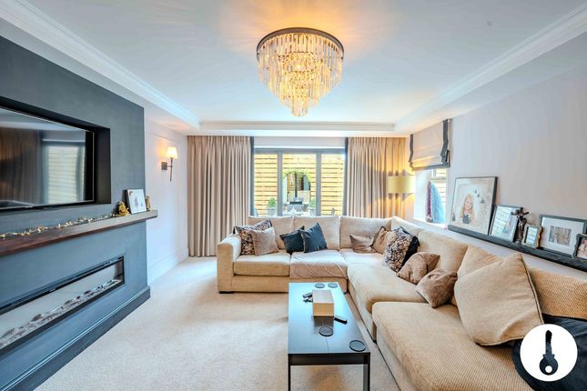 2, Victoria Place, Farnworth photo 4