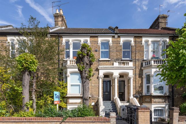 Flat for sale in Hollybush Hill, London