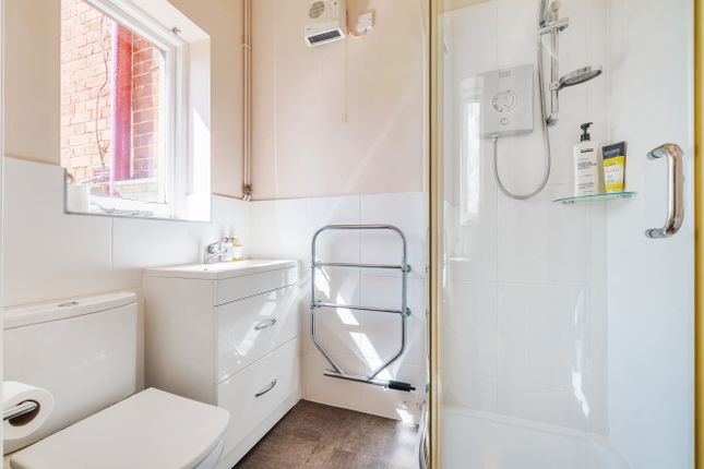 Flat for sale in Church Road, Farley Hill, Reading, Berkshire