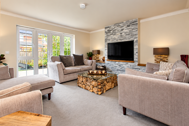 27, Mosshall Drive, Bishopton photo 3