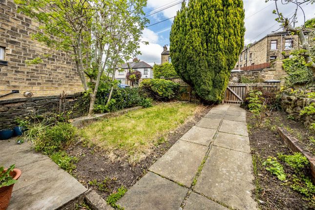 200, Almondbury Bank, Huddersfield photo 2