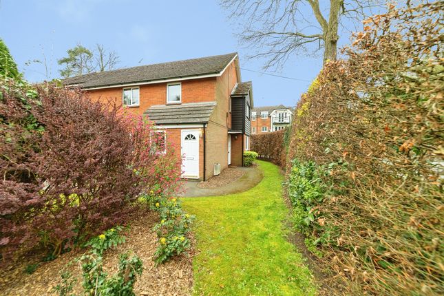2-bed flat on 6, Canonsfield Court, Canonsfield Road, Welwyn, £200,000