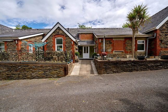 Hen Ysgol, Duffryn Terrace, New Tredegar photo 4