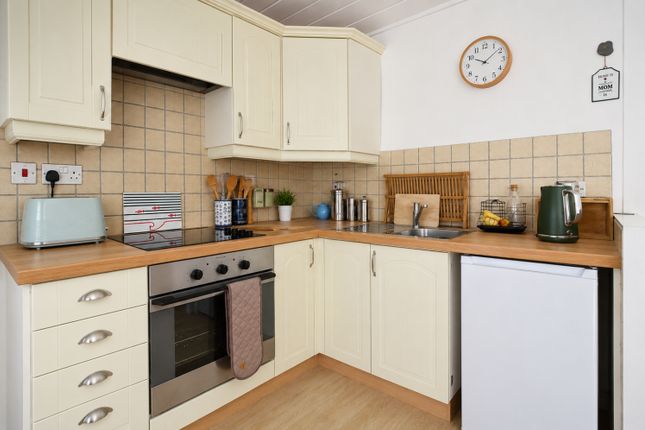 18a, North Street, Lostwithiel photo 3