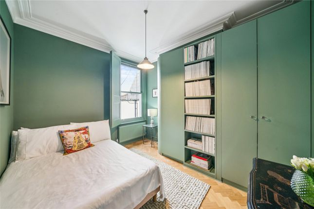 17, Bassingham Road, London photo 4