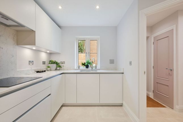 5, Larrey Close, Redhill photo 3