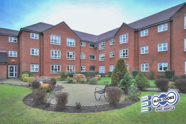 Flat for sale in Woodlands, The Spinney, Moortown