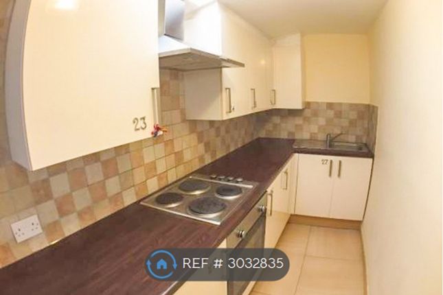 Ensuite, Millenium Court Cottam Avenue, Bradford photo 4