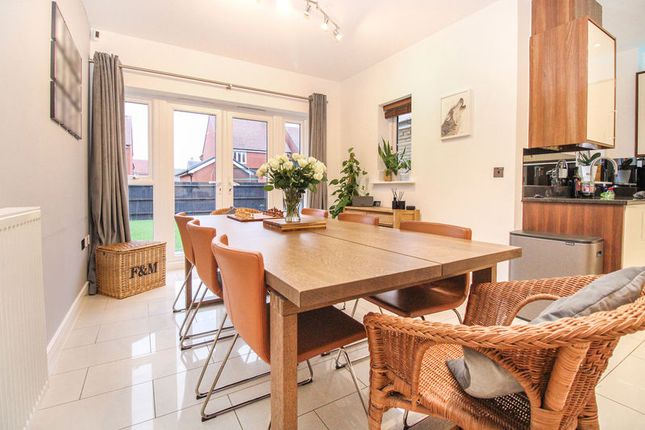 33, Jubilee Close, Bedford photo 4