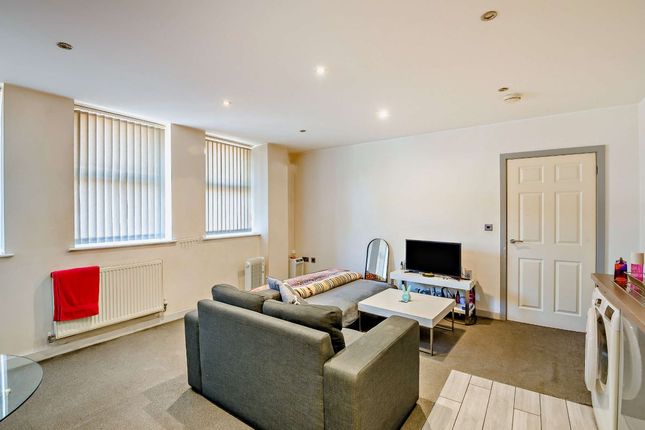 Apartment 402 St Peters House, Princes Street, Doncaster, South Yorkshire, DN1 3BP photo 3