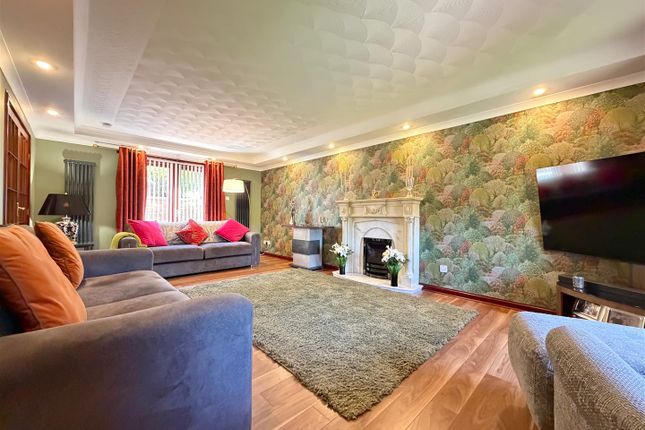 44, Castle Gate, Glasgow photo 3