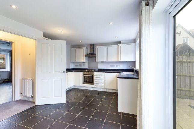 98, Corbetts Way, Thame photo 4