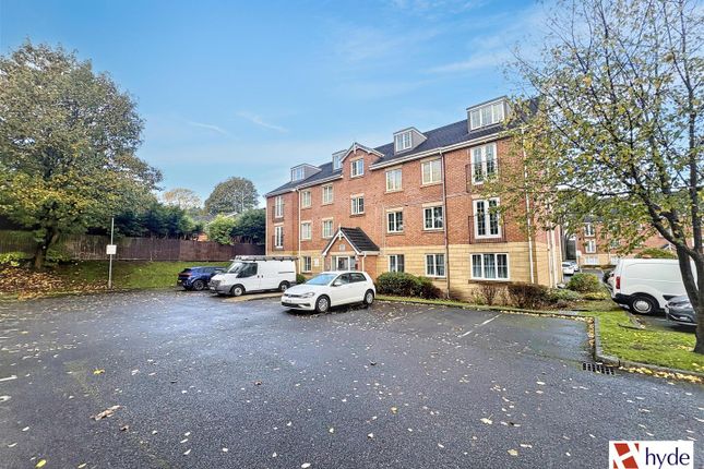 Canberra Way, Oldham Road photo 2