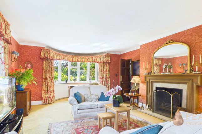 68 Grand Avenue, Worthing photo 2