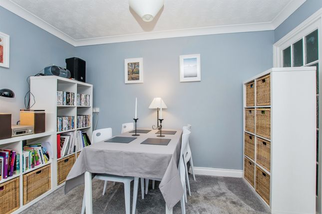11, Kimbolton Court, Peterborough photo 4
